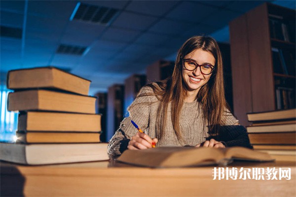 廣西哪里的中職學(xué)校能讀電子技術(shù)應(yīng)用(工業(yè)機(jī)器人方向)專(zhuān)業(yè)