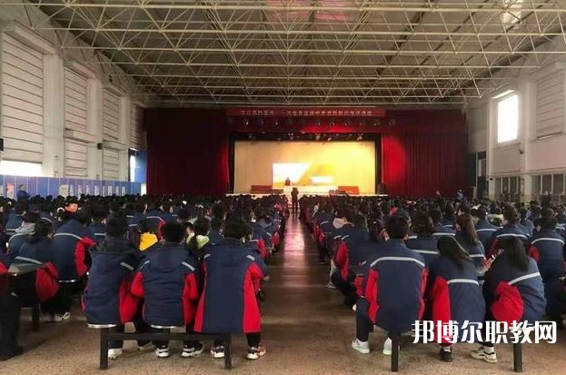 河曲縣巡鎮(zhèn)中學(xué)(職教班)怎么樣、好不好