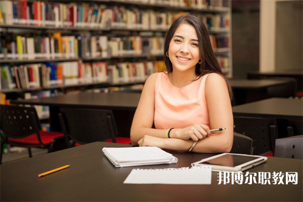 廣西哪里的職教中心能讀旅游服務(wù)與管理(導(dǎo)游、休閑農(nóng)業(yè)方向)專(zhuān)業(yè)