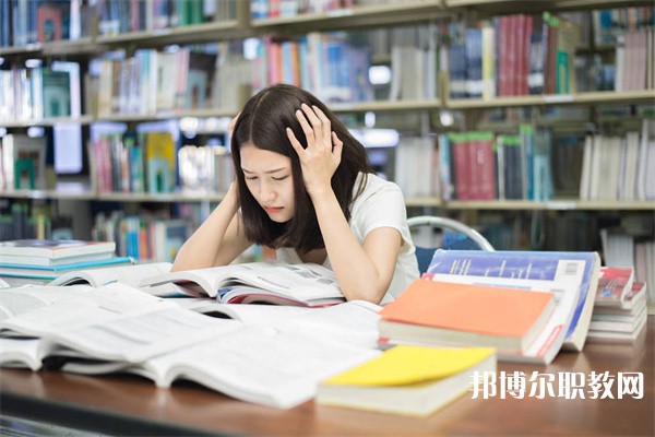 四川哪里的中職學(xué)校能讀網(wǎng)頁(yè)設(shè)計(jì)專業(yè)