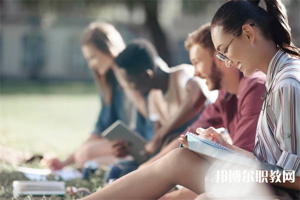 四川哪里的中職學校能讀信息技術(shù)專業(yè)