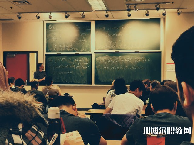 四川哪里的中職學校能讀城市軌道交通乘務(wù)專業(yè)
