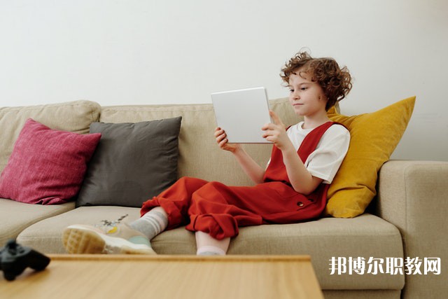 四川哪里的職業(yè)學(xué)校能讀計(jì)算機(jī)網(wǎng)絡(luò)技術(shù)應(yīng)用專(zhuān)業(yè)