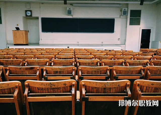 貴州哪里的職業(yè)學(xué)校能讀計(jì)算機(jī)網(wǎng)絡(luò)應(yīng)用專(zhuān)業(yè)
