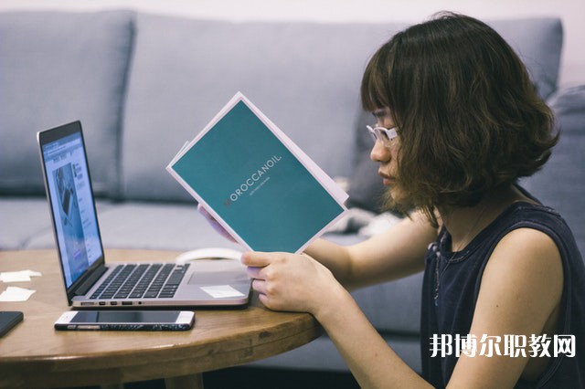 云南哪里的中職學校能讀電子應用技術(shù)與船舶輪機技師專業(yè)