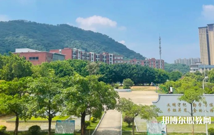 福州市華幟技工學校怎么樣、好不好