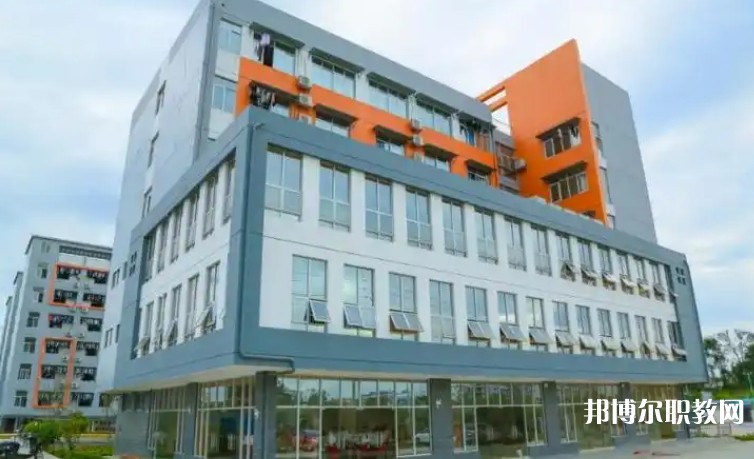 2025廣西新聞出版技工學(xué)校招生計(jì)劃 招生人數(shù)是多少(附要求、條件、對(duì)象)