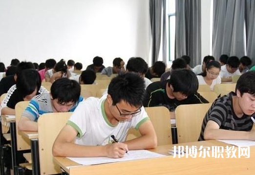 2025汕頭中專(zhuān)學(xué)校最新排名前三名單